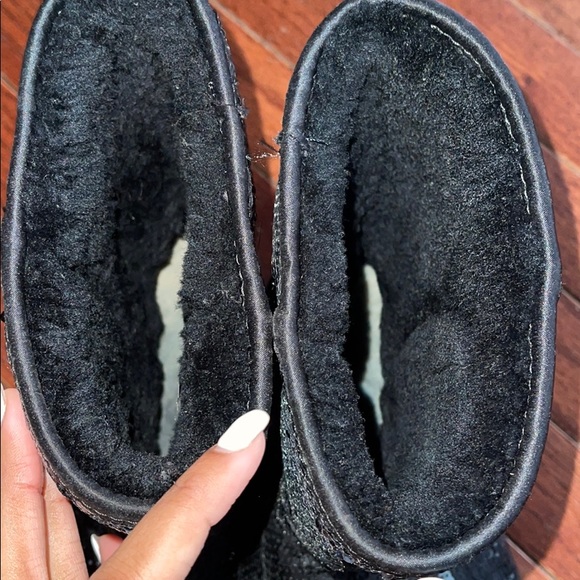 BLACK shimmery UGG BOOTS - Picture 5 of 12